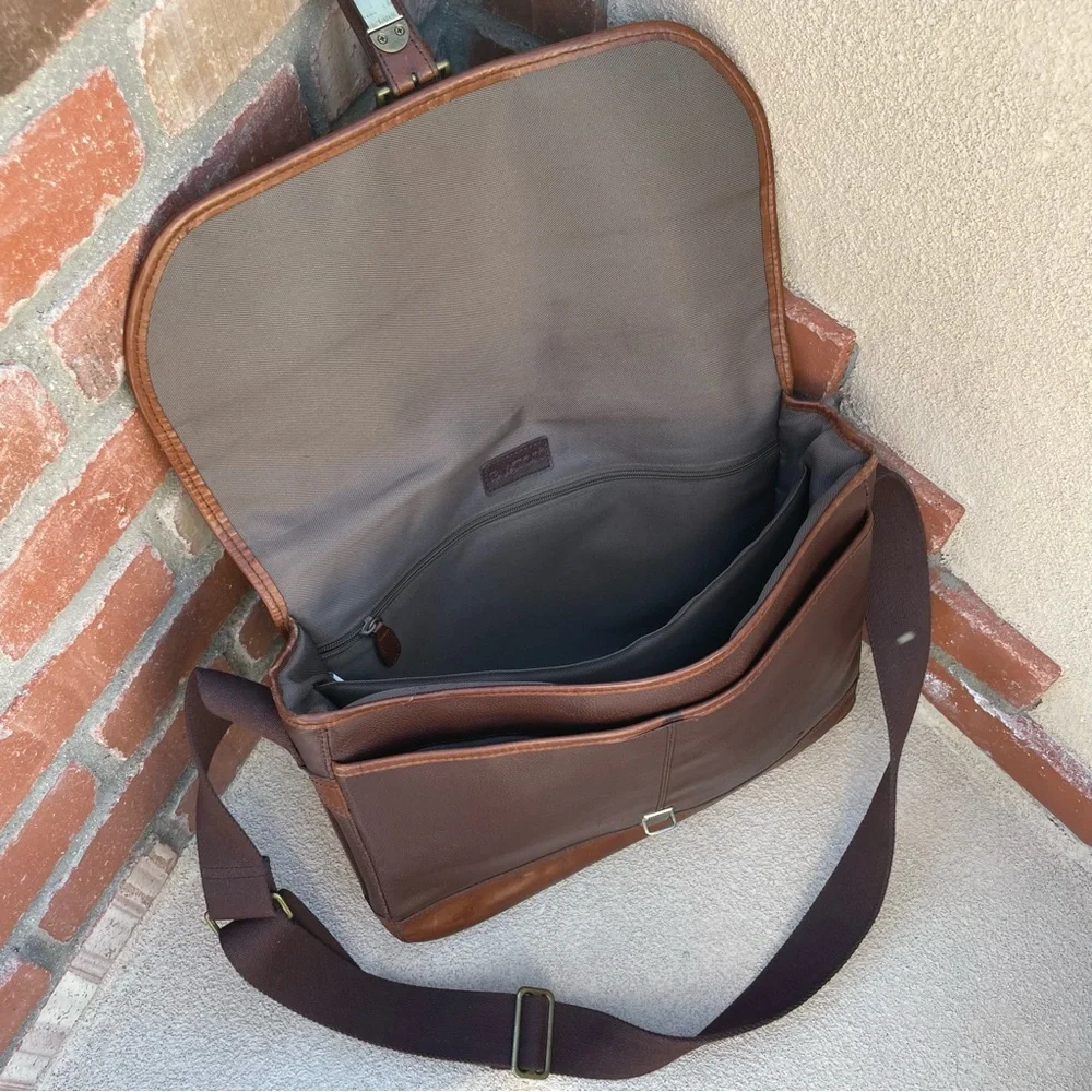 VTG Buxton 💼 Leather Flap Clip Laptop/Briefcase/Messenger Bag in 2-Tone Brown
